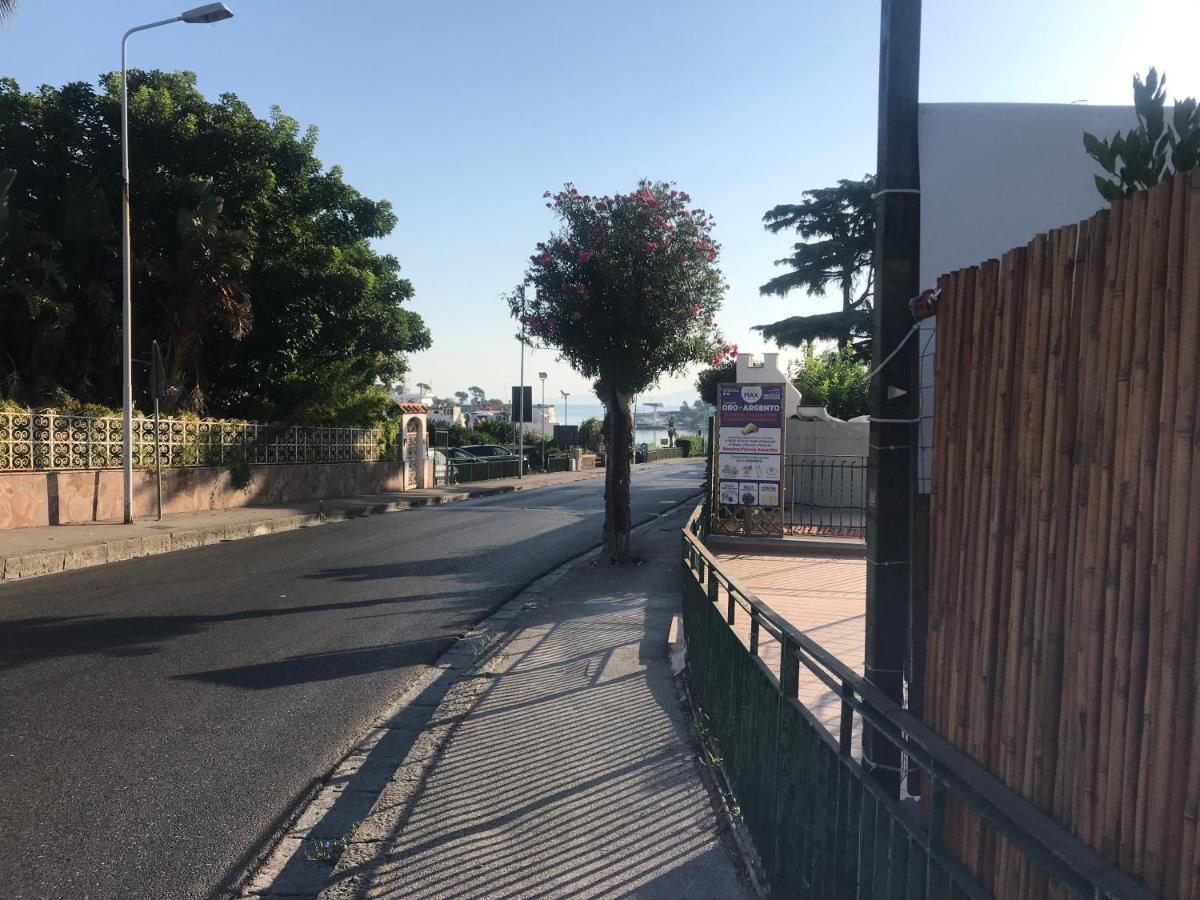 דירות La Casetta Al Porto Di איסקיה מראה חיצוני תמונה